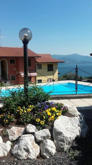 Luxurious Attic-Swimming Pool Villa Riva di Solto Exterior foto